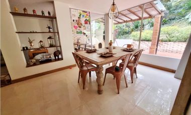 VENTA CASA EN UNIDAD CERRADA – BARRIO POBLADO ALTO, MEDELLN