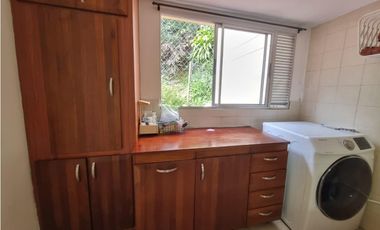 VENTA CASA EN UNIDAD CERRADA – BARRIO POBLADO ALTO, MEDELLN