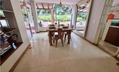 VENTA CASA EN UNIDAD CERRADA – BARRIO POBLADO ALTO, MEDELLN