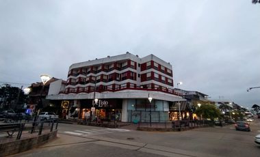 DEPARTAMENTO 4 AMBIENTES CON TERRAZA PROPIA - ZONA CENTRO