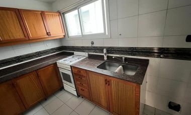 DEPARTAMENTO DE 2 AMB A LA CALLE CON BALCON CORRIDO