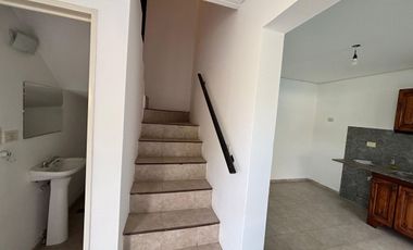 VENTA DUPLEX 3 AMBIENTES MORENO APTO CREDITO