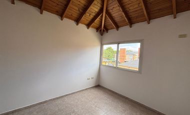 VENTA DUPLEX 3 AMBIENTES MORENO APTO CREDITO