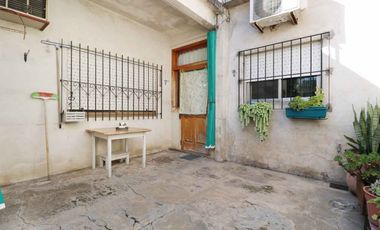 Casa 3 amb + departamento 2 amb  - Villa Ballester