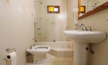 Casa 3 amb + departamento 2 amb  - Villa Ballester