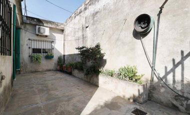 Casa 3 amb + departamento 2 amb  - Villa Ballester