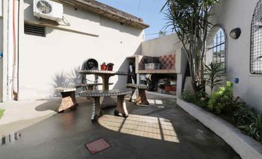Casa 3 amb + departamento 2 amb  - Villa Ballester