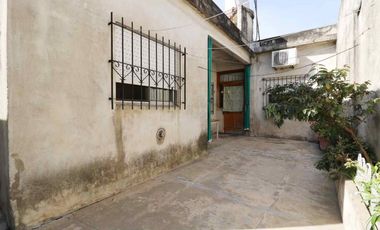 Casa 3 amb + departamento 2 amb  - Villa Ballester