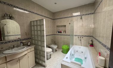 VENTA CASA 5 AMB CON PATIO Y TERRAZA LANUS ESTE