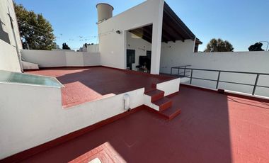 VENTA CASA 5 AMB CON PATIO Y TERRAZA LANUS ESTE