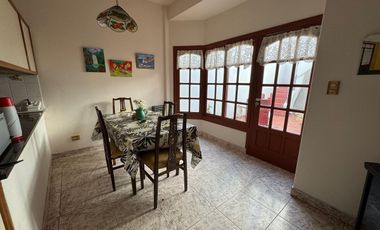 VENTA CASA 5 AMB CON PATIO Y TERRAZA LANUS ESTE