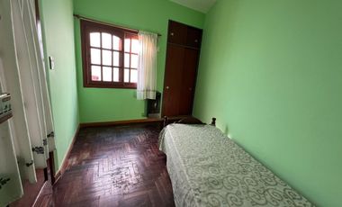 VENTA CASA 5 AMB CON PATIO Y TERRAZA LANUS ESTE