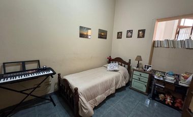 VENTA CASA 5 AMB CON PATIO Y TERRAZA LANUS ESTE