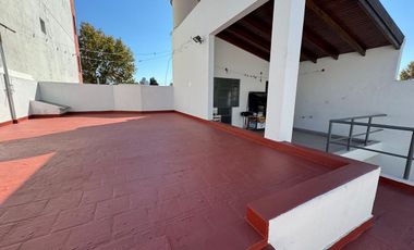 VENTA CASA 5 AMB CON PATIO Y TERRAZA LANUS ESTE