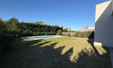 ALQUILER CASA SAN RAMÓN PILAR DEL ESTE 4 AMB