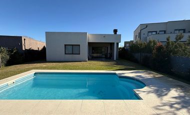ALQUILER CASA SAN RAMÓN PILAR DEL ESTE 4 AMB