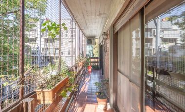 Dpto 4 amb  c/cochera en venta en Vicente Lopez