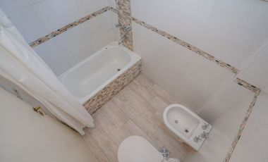 Dpto 4 amb  c/cochera en venta en Vicente Lopez