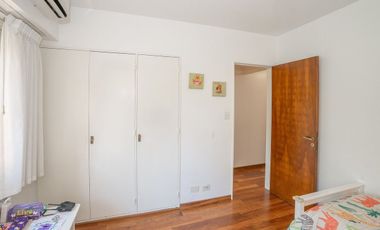 Dpto 4 amb  c/cochera en venta en Vicente Lopez