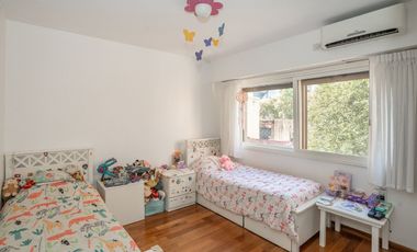 Dpto 4 amb  c/cochera en venta en Vicente Lopez