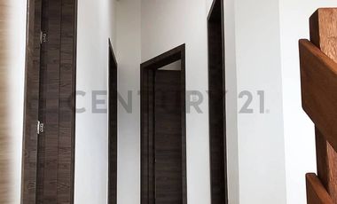 Venta, Casa por estrenar, estilo rustico, sector Puembo en conjunto privado