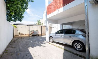 COCHERA EN VENTA A MTS DE AVENIDA FACUNDO ZUVIRÍA