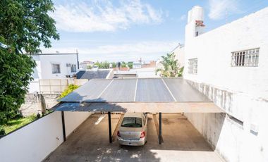 COCHERA EN VENTA A MTS DE AVENIDA FACUNDO ZUVIRÍA
