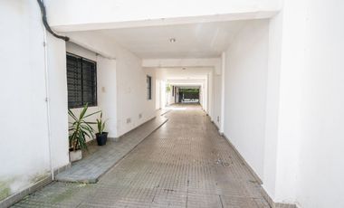 COCHERA EN VENTA A MTS DE AVENIDA FACUNDO ZUVIRÍA