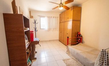 Venta de parte indivisa  Dpto 2 dormitorios.-