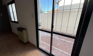 PH en venta con cochera Bernal
