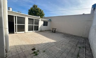 CASA EN VENTA EN  LA PLATA