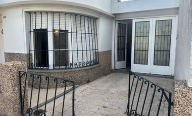 CASA EN VENTA EN  LA PLATA