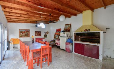 CASA EN VENTA EN LA PLATA