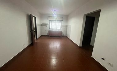 VENTA CASA 3 AMB + DEPTO + LOCAL ¡APTO CREDITO!