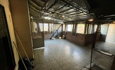 VENTA CASA 4 AMBIENTES BERNAL OESTE