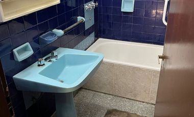 VENTA CASA 4 AMBIENTES BERNAL OESTE