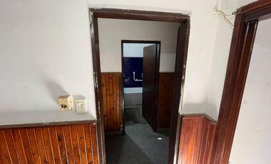 VENTA CASA 4 AMBIENTES BERNAL OESTE