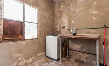 En venta casa de 5 ambientes en Luis Guillon