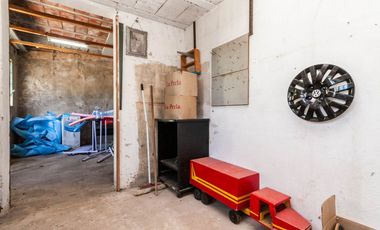 En venta casa de 5 ambientes en Luis Guillon