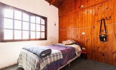 En venta casa de 5 ambientes en Luis Guillon