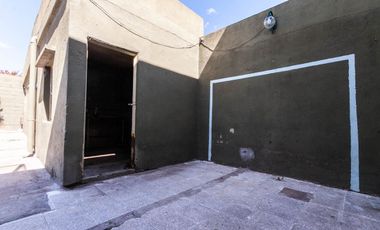 En venta casa de 5 ambientes en Luis Guillon