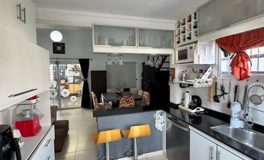 VENTA PH 4 AMBIENTES EN VILLA BONICH.LUMINOSO
