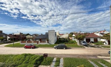 Venta 2 duplex + 2 dptos en block, Santa Clara