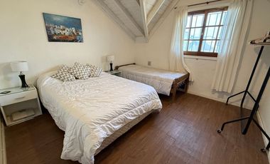 Venta 2 duplex + 2 dptos en block, Santa Clara