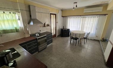 VENTA CASA CHALET GRAN ESQUINA 208 M2 A 1 DEL MAR