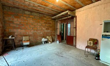 Venta casa a reciclar zona Alfar con gran parque