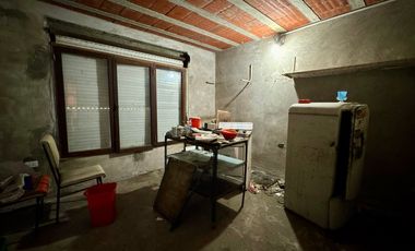Venta casa a reciclar zona Alfar con gran parque