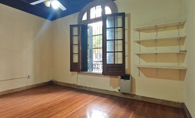 VENTA PH 3 ambientes con patio en Flores