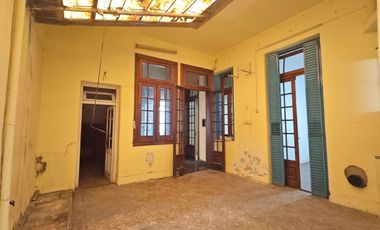VENTA PH 3 ambientes con patio en Flores