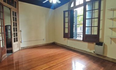VENTA PH 3 ambientes con patio en Flores
